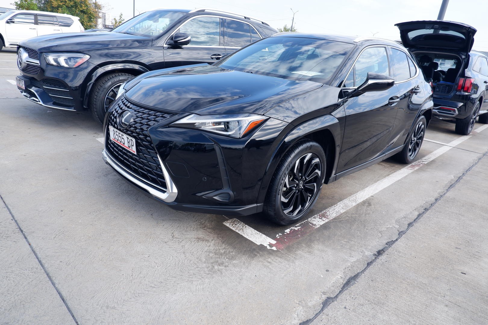 لکسوس UX 200