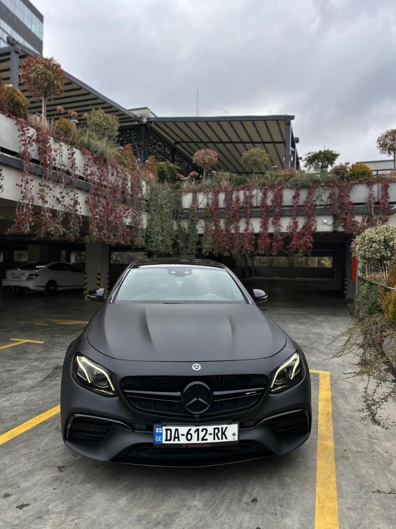 مرسدس بنز E 63 AMG
