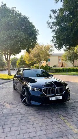 نمای دیگر بی ام و سری ۵ 530i ام اسپرت 2024