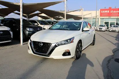 نمای دیگر نیسان آلتیما SV 2021