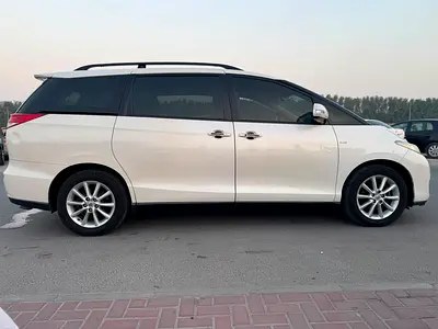 نمای دیگر تویوتا پریویا SE 2020
