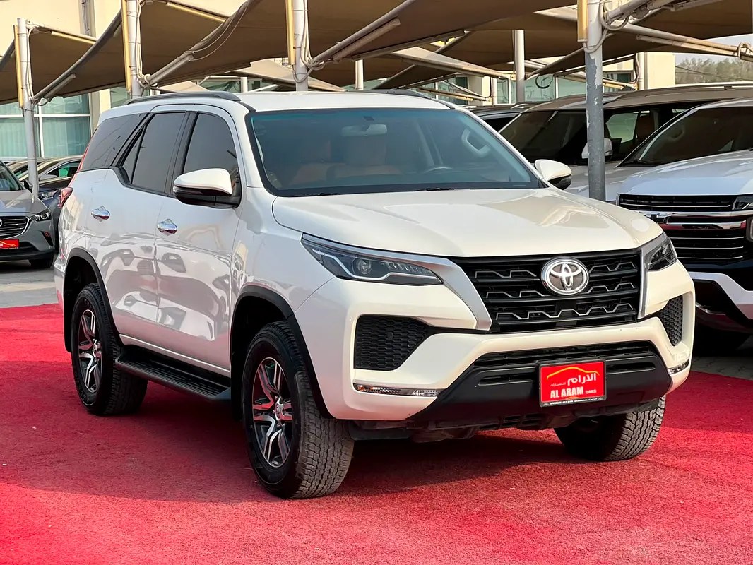 نمای دیگر تویوتا فورچونر EXR 2022