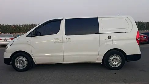 نمای دیگر هیوندای H1 GL ون پنل 2018