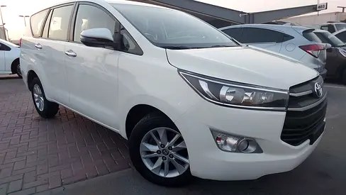 نمای دیگر تویوتا اینووا SE 2020