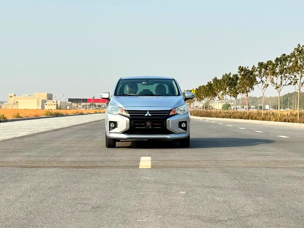 نمای دیگر میتسوبیشی آتراژ GLX 2021