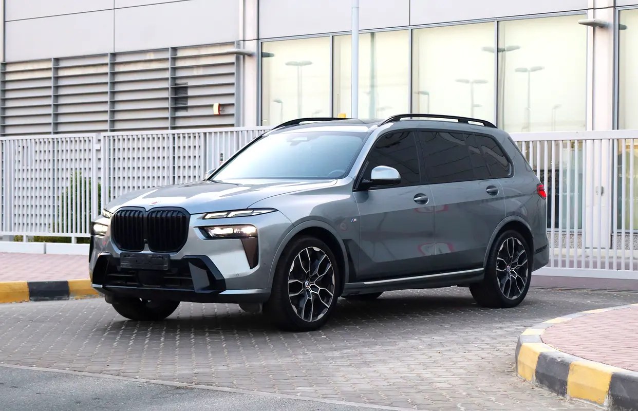 نمای دیگر بی ام و X7 xDrive40i 2023