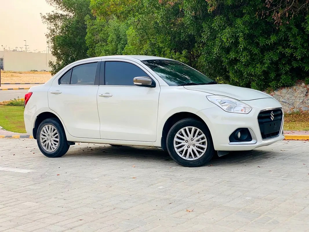 نمای دیگر سوزوکی دزایر GLX 2023
