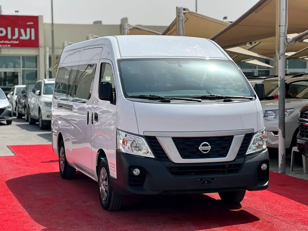 نمای دیگر نیسان اوروان NV350 2020