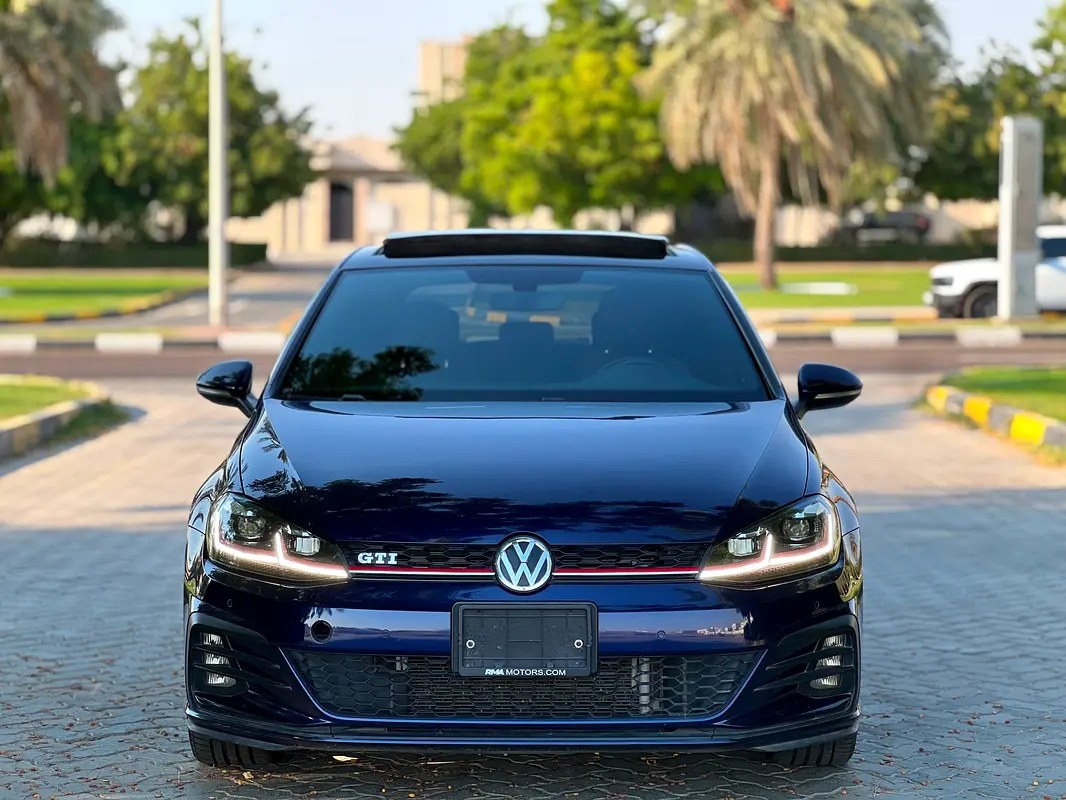 نمای دیگر فولکس واگن گلف GTI SE 2019