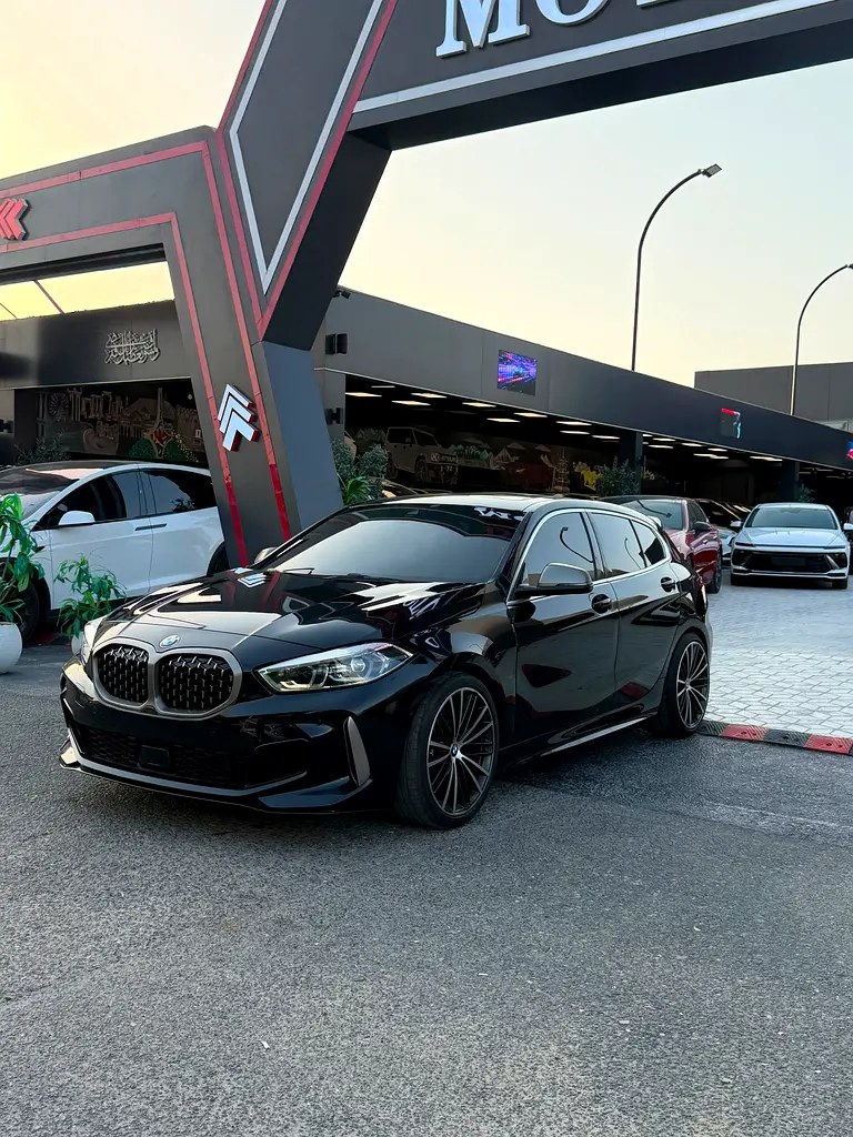 نمای دیگر بی ام و سری 1 135i 2024