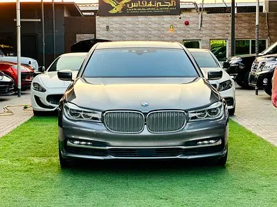 نمای دیگر بی ام و سری 7 740Li اکسکلوسیو 2017