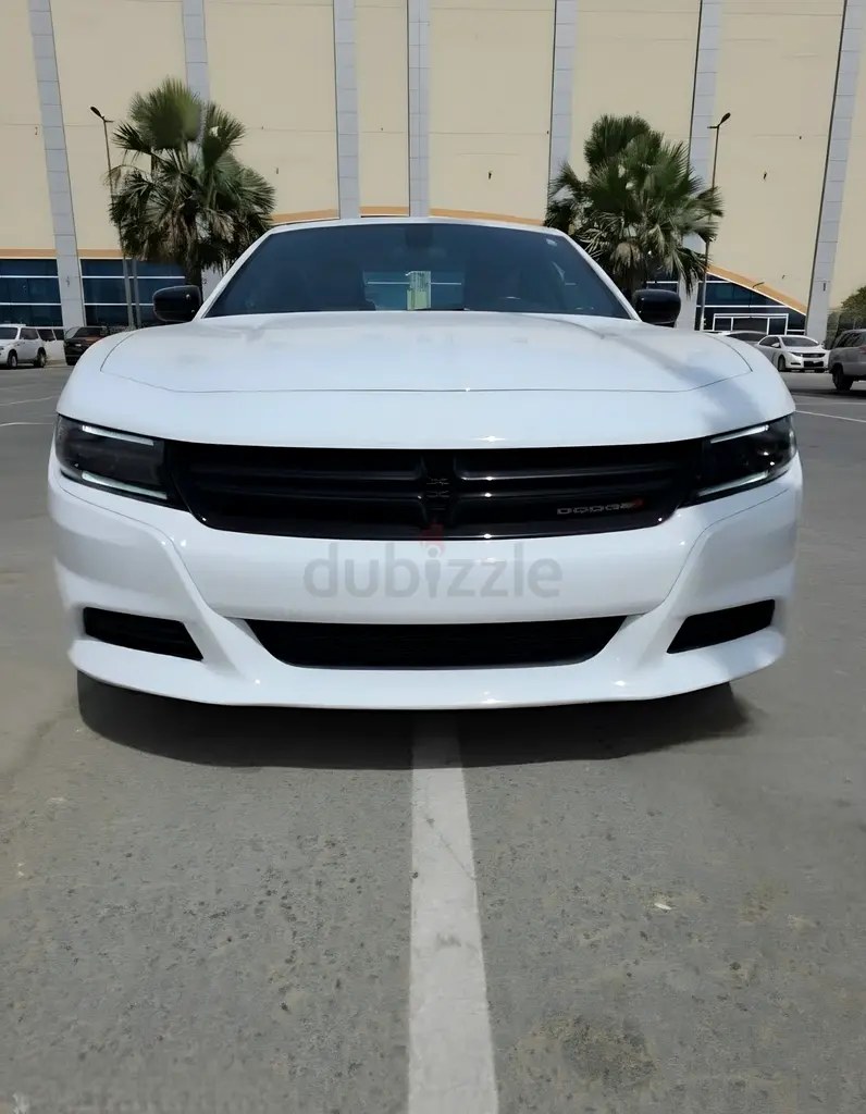 نمای دیگر دوج چارجر SXT 2023