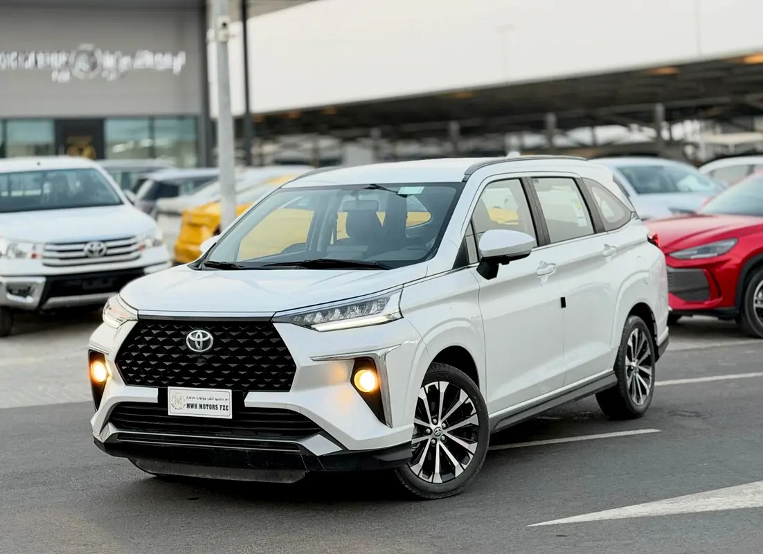 نمای دیگر تویوتا ولوز GX 2025
