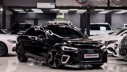 نمای دیگر آئودی A4 45 TFSI کواترو اسپرت 2022
