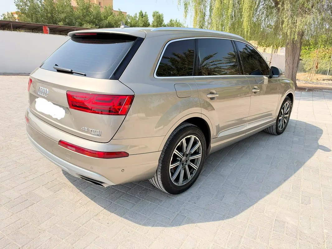 نمای دیگر آئودی Q7 45 TFSI کواترو S لاین 2017