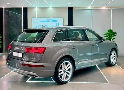 نمای دیگر آئودی Q7 45 TFSI کواترو S لاین 2017