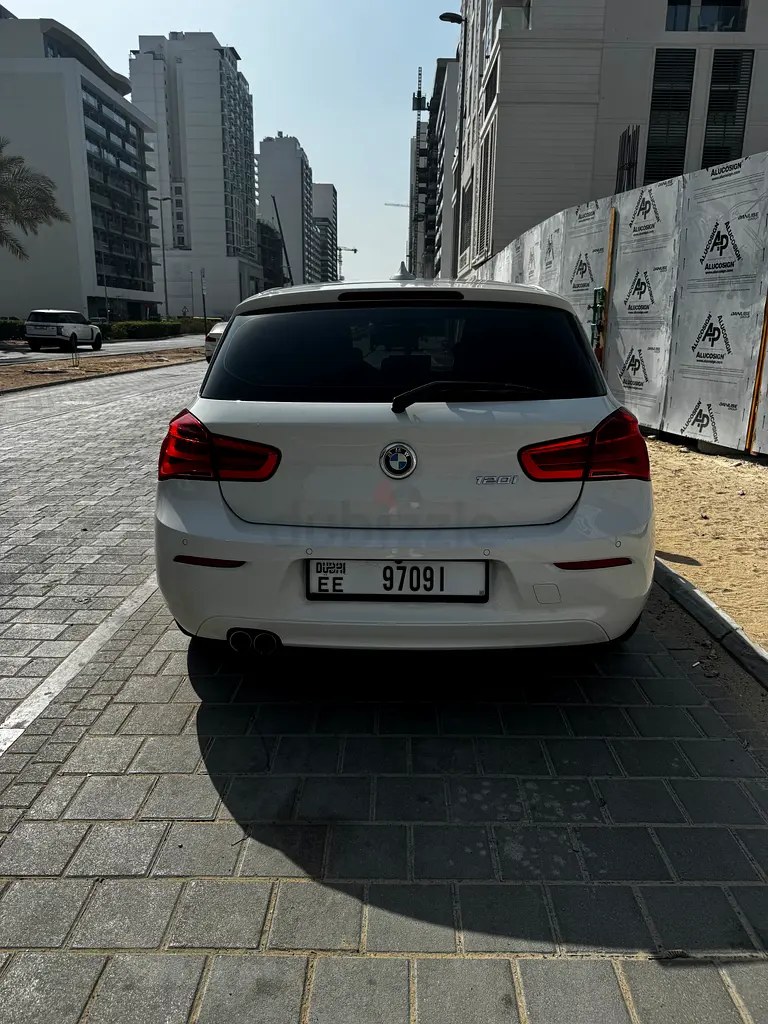 نمای دیگر بی ام و سری 1 120i 2019