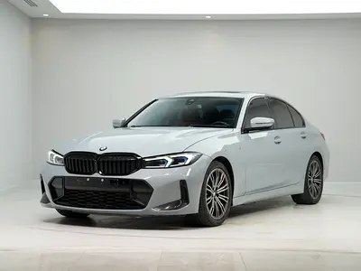 نمای دیگر بی ام و سری 3 320i 2024