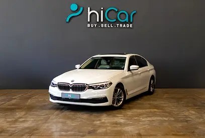 نمای دیگر بی ام و سری 5 520i Exclusive 2020
