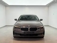 بی ام و سری 5 520i 2021