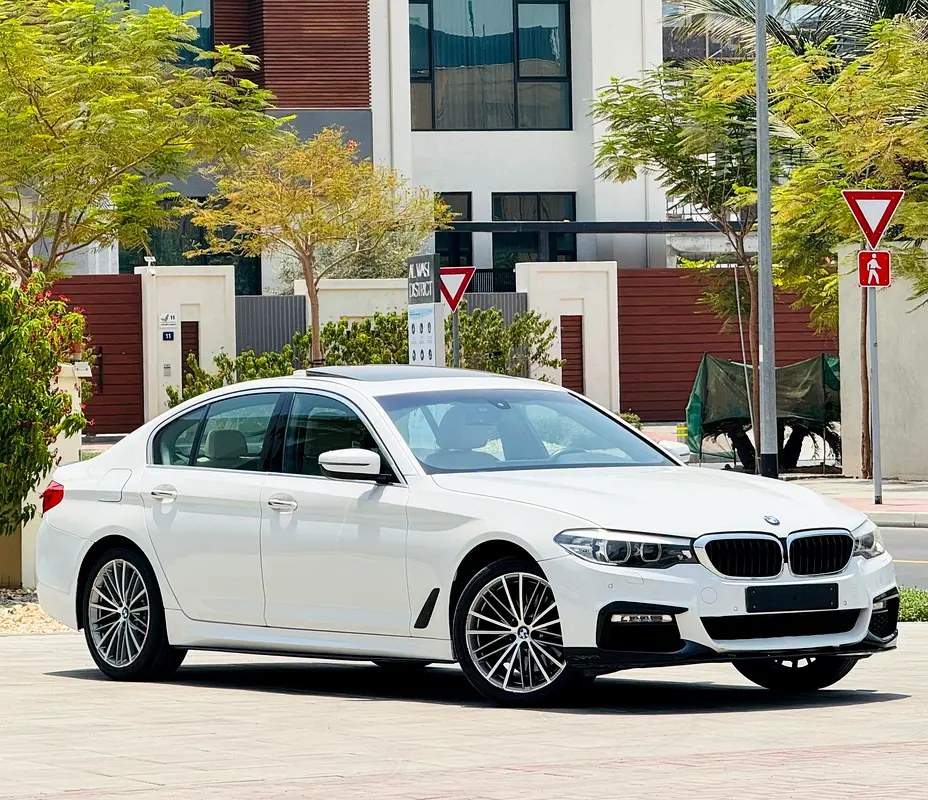 نمای دیگر بی ام و 5-Series 530i M Sport 2017