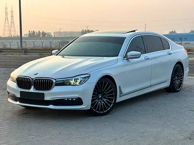 نمای دیگر بی ام و سری 7 730Li اکزکیوتیو 2016