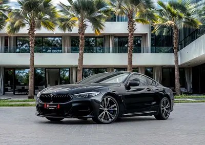 نمای دیگر بی ام و 8 سری M850i xDrive 2021