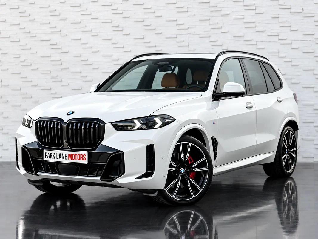 نمای دیگر بی ام و X5 xDrive40i M اسپرت پرو 2024