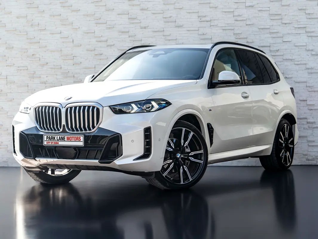نمای دیگر بی ام و X5 xDrive40i M اسپرت 2025