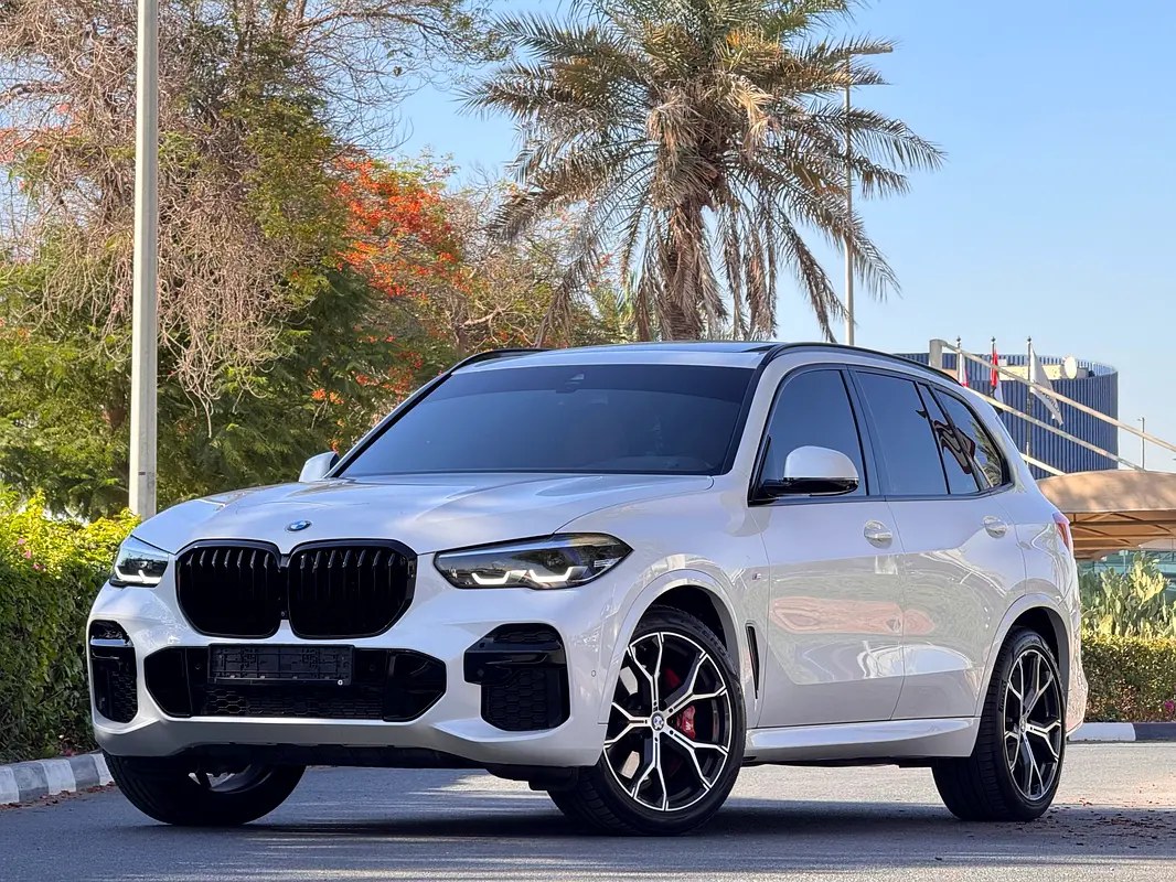 نمای دیگر بی ام و X5 xDrive40i ام اسپورت 2023