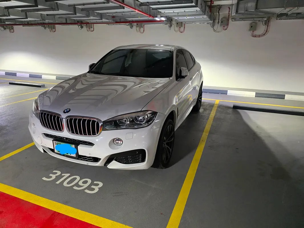 نمای دیگر بی ام و X6 xDrive50i ام اسپرت 2019