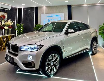 نمای دیگر بی ام و X6 xDrive50i 2016