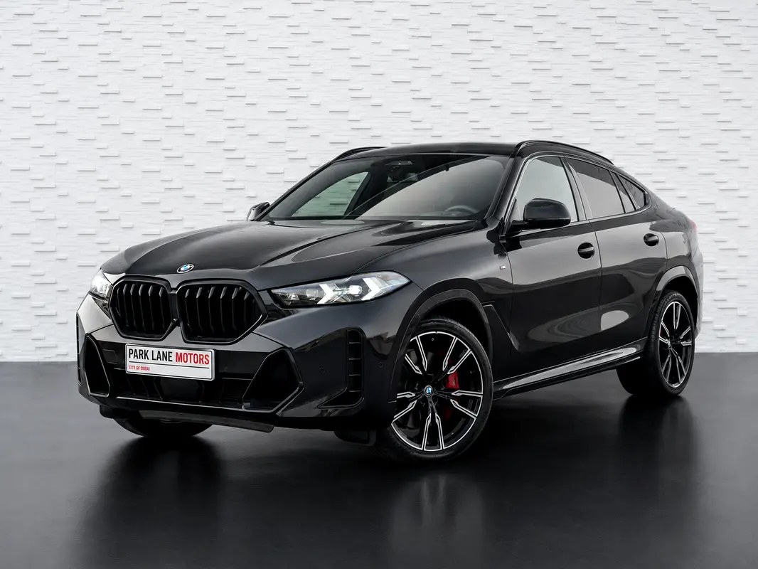نمای دیگر بی ام و X6 xDrive40i ام اسپرت 2024