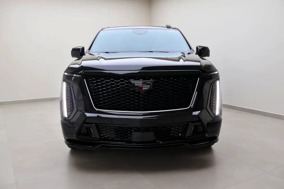 نمای دیگر کادیلاک اسکالید V 2025