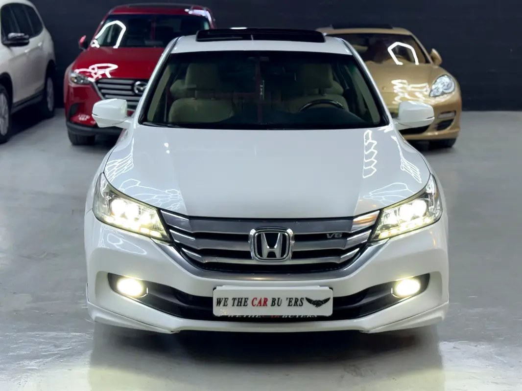 نمای دیگر هوندا آکورد LX اسپرت 2016