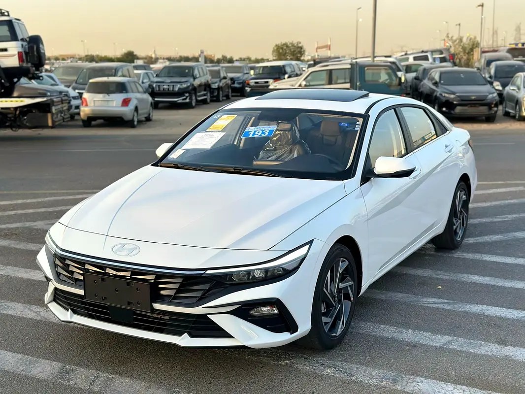 نمای دیگر هیوندای الانترا الیت ادیشن 2025