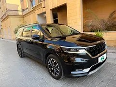 کیا کارنیوال DLX 2023