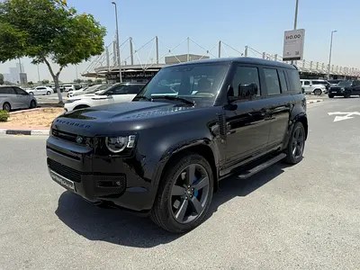 نمای دیگر لندروور دیفندر 110 V8 ادیشن P525 2025