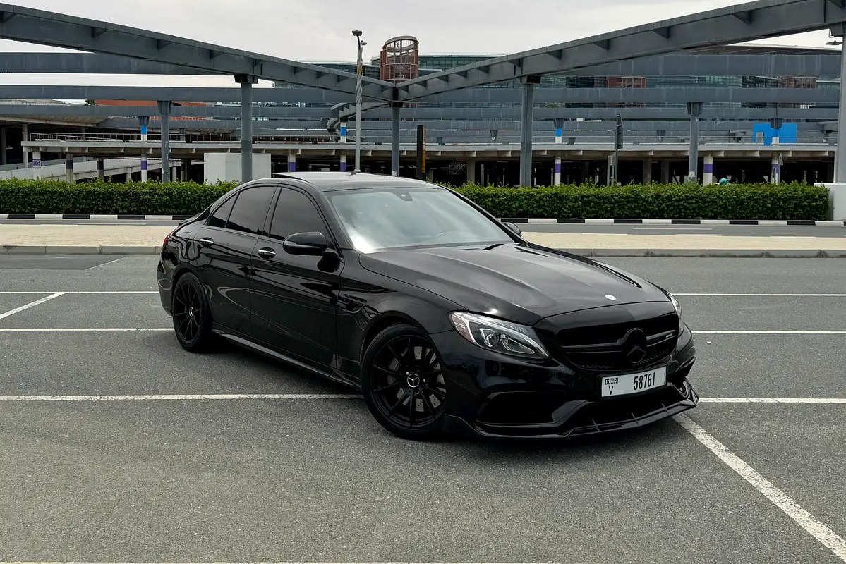 نمای دیگر مرسدس بنز C-کلاس C63 S AMG 2017