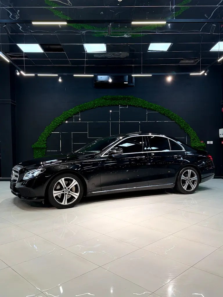 نمای دیگر مرسدس بنز کلاس E E 300 2019