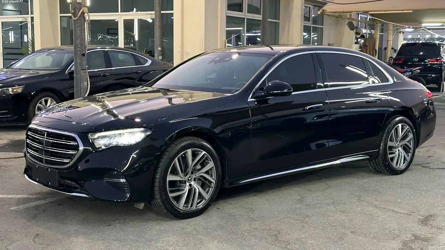 نمای دیگر مرسدس بنز E کلاس E 300 2024