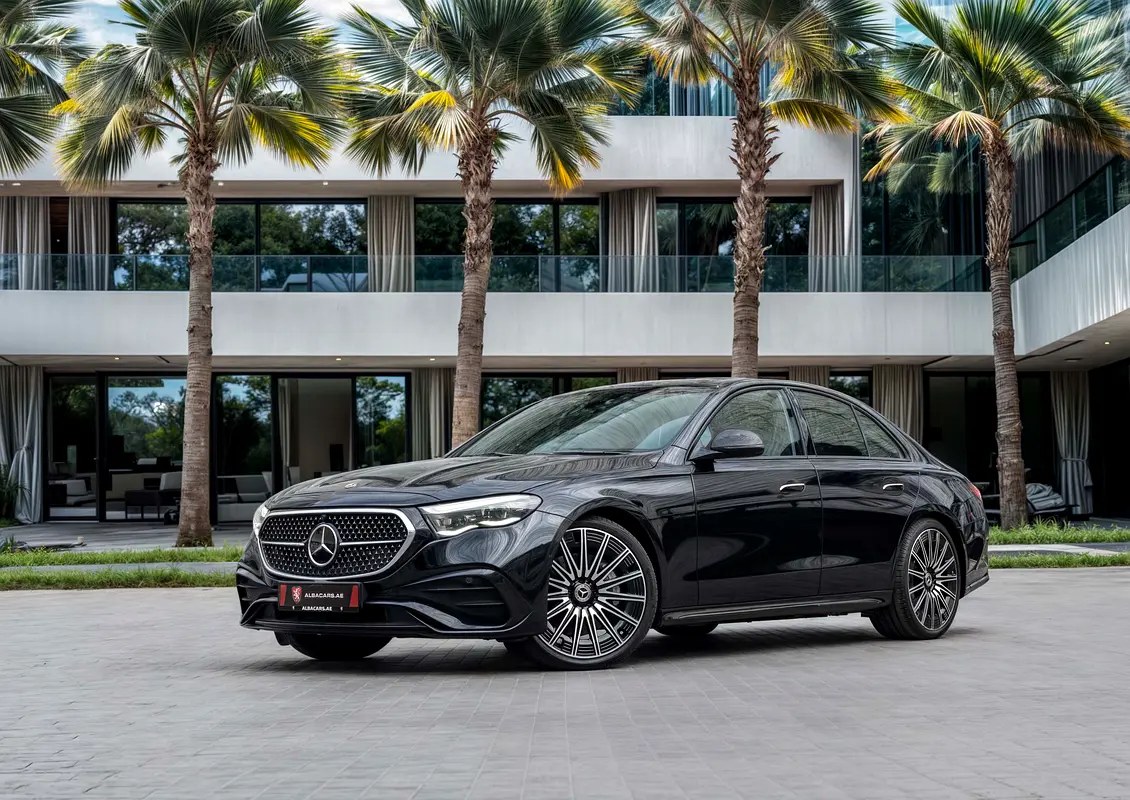 نمای دیگر مرسدس بنز کلاس E E 300 2025