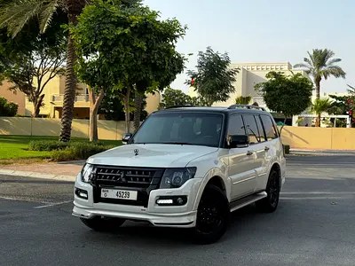نمای دیگر میتسوبیشی پاجرو ساینچر ادیشن 2020