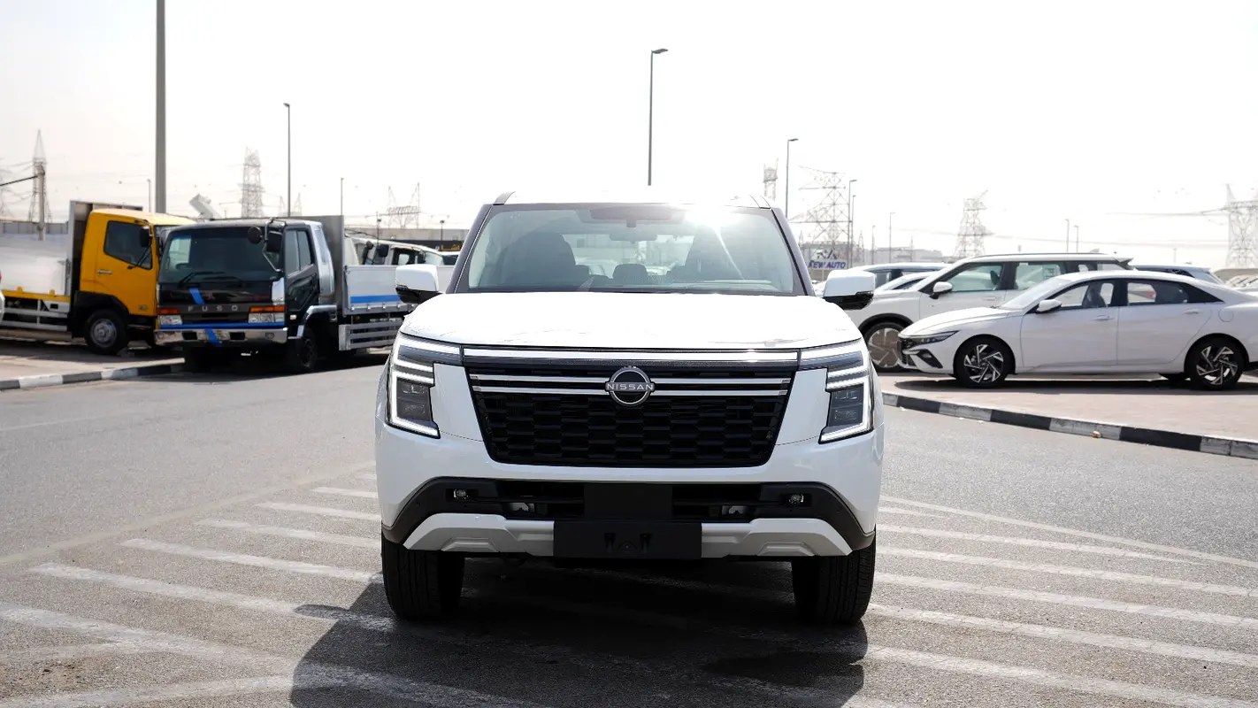 نمای دیگر نیسان پاترول XE 2026