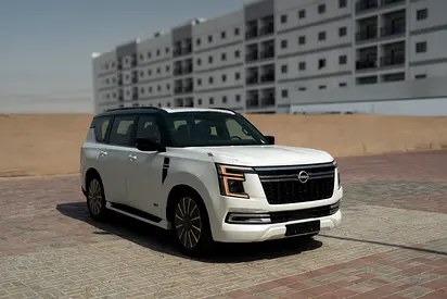نمای دیگر نیسان پاترول LE پلاتینیوم 2026