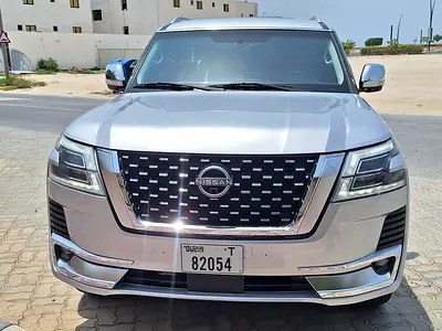 نمای دیگر نیسان پاترول LE پلاتینیوم 2017