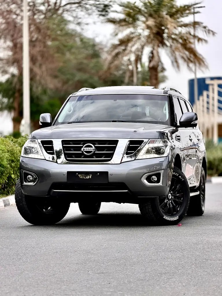 نمای دیگر نیسان پاترول SE 2017