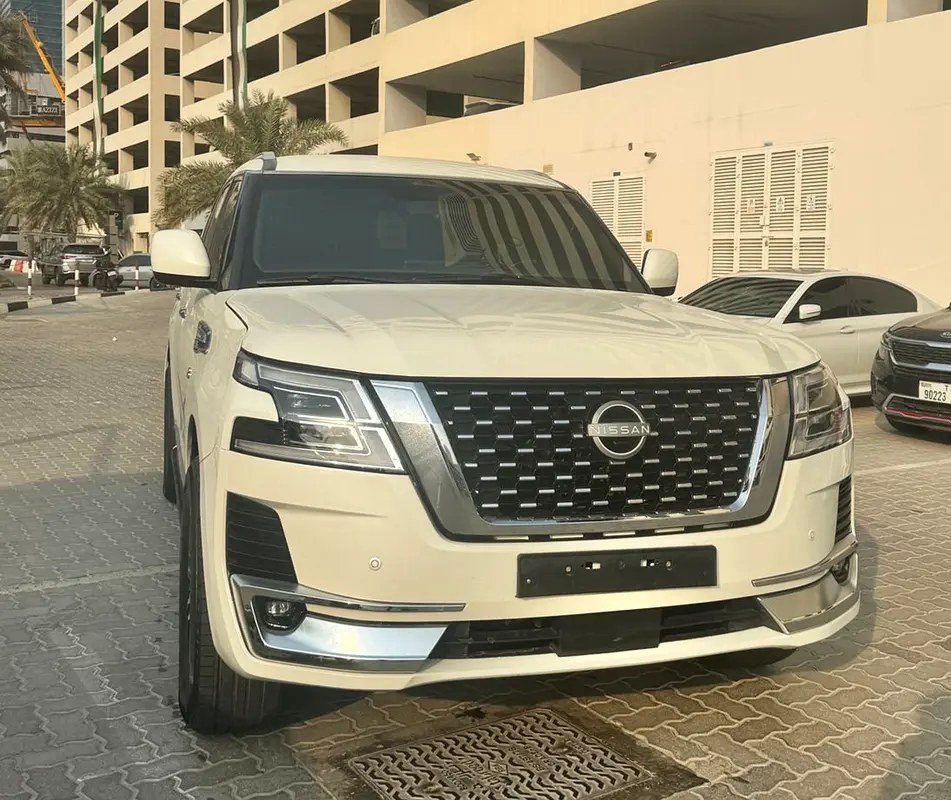 نمای دیگر نیسان پاترول LE پلاتینیوم 2019