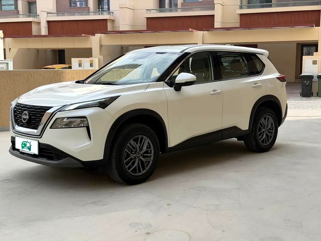 نمای دیگر نیسان ایکس-تریل SE 2023