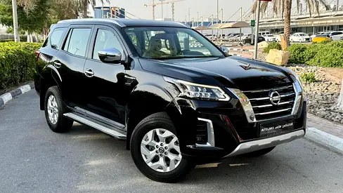 نمای دیگر نیسان ایکس ترا تیتانیوم 2023